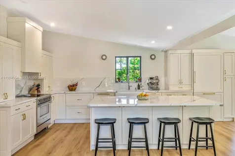 5943 SW 65th Avenue South Miami FL 33143