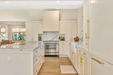 5943 SW 65th Avenue South Miami FL 33143