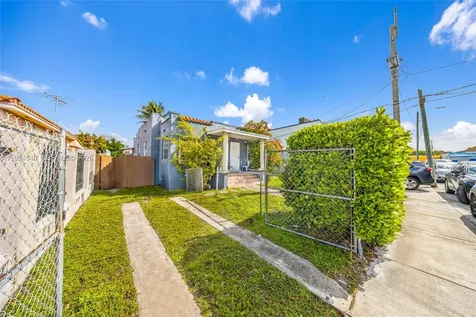 2223 NW 3rd Street Miami FL 33125