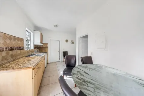 2223 NW 3rd Street Miami FL 33125