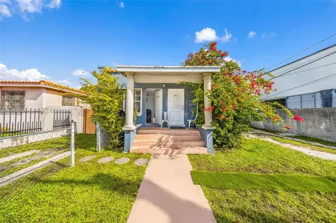 2223 NW 3rd Street Miami FL 33125