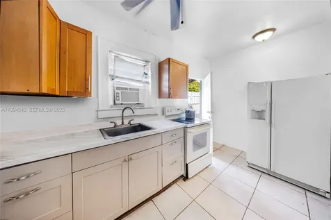 2223 NW 3rd Street Miami FL 33125