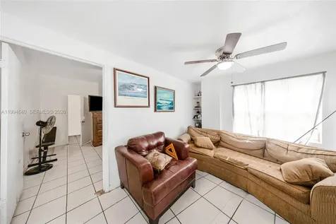 2223 NW 3rd Street Miami FL 33125