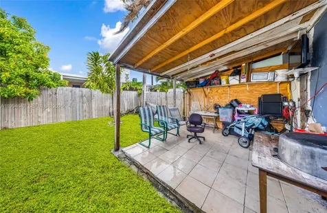 2223 NW 3rd Street Miami FL 33125