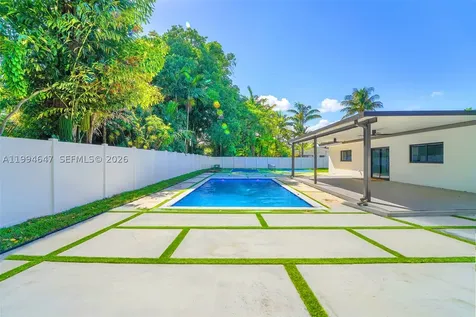 8820 SW 182nd Terrace Palmetto Bay FL 33157