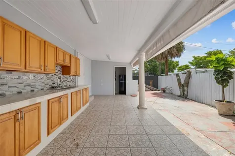674 W 23rd Street Hialeah FL 33010