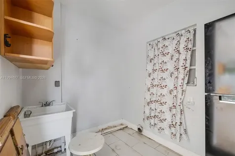 674 W 23rd Street Hialeah FL 33010
