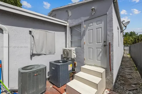 674 W 23rd Street Hialeah FL 33010