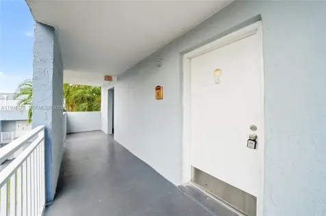 9375 Fontainebleau Boulevard Miami FL 33172