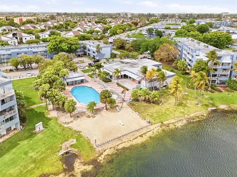 9375 Fontainebleau Boulevard Miami FL 33172