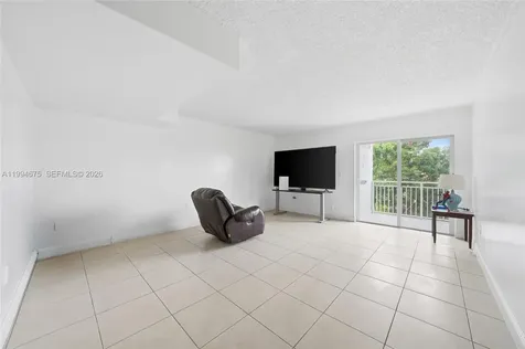 9375 Fontainebleau Boulevard Miami FL 33172