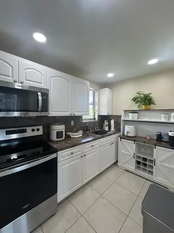 1700 NE 191st Street Miami FL 33179