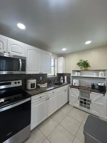 1700 NE 191st Street Miami FL 33179