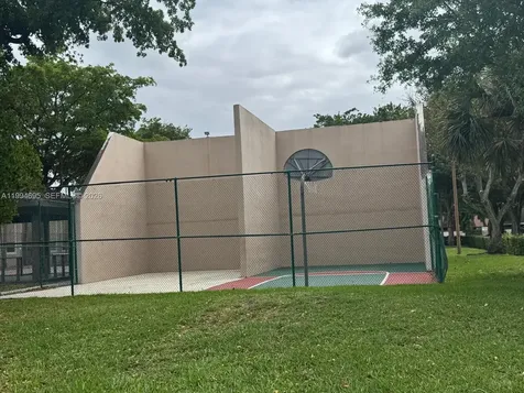 1761 96th Te Pembroke Pines FL 33024