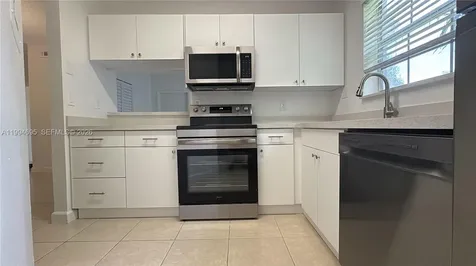 1761 96th Te Pembroke Pines FL 33024