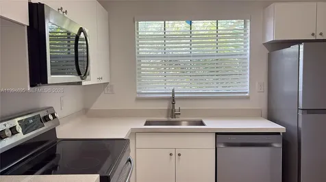 1761 96th Te Pembroke Pines FL 33024