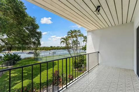 392 Golfview Road North Palm Beach FL 33408