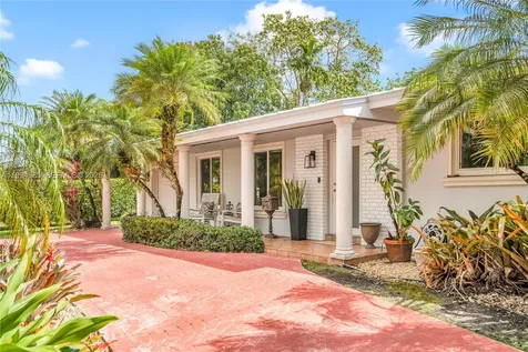 8541 SW 87th Court Miami FL 33173