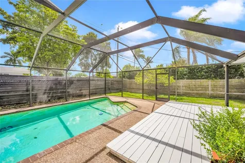 8541 SW 87th Court Miami FL 33173