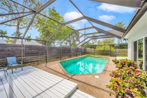 8541 SW 87th Court Miami FL 33173