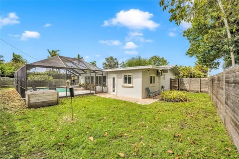 8541 SW 87th Court Miami FL 33173