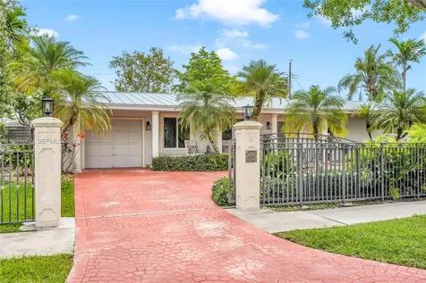 8541 SW 87th Court Miami FL 33173