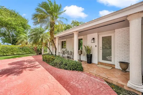 8541 SW 87th Court Miami FL 33173