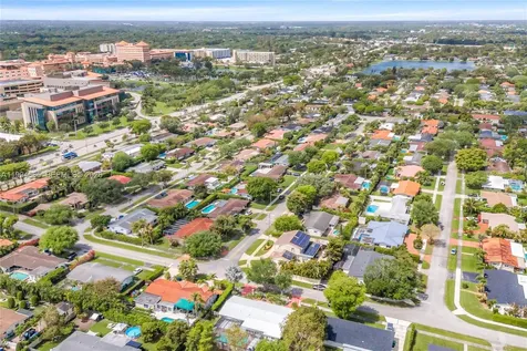 8541 SW 87th Court Miami FL 33173