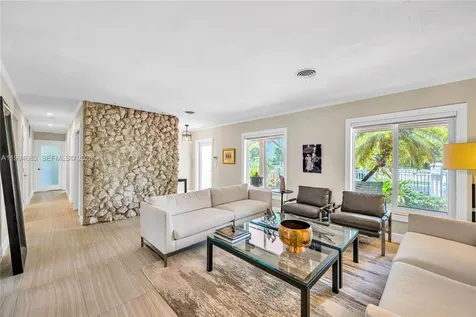8541 SW 87th Court Miami FL 33173