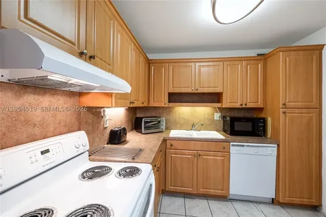 3180 S Ocean Drive Hallandale Beach FL 33009