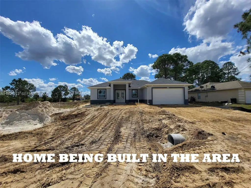 2018 Roosevelt Avenue Lehigh Acres FL 33920