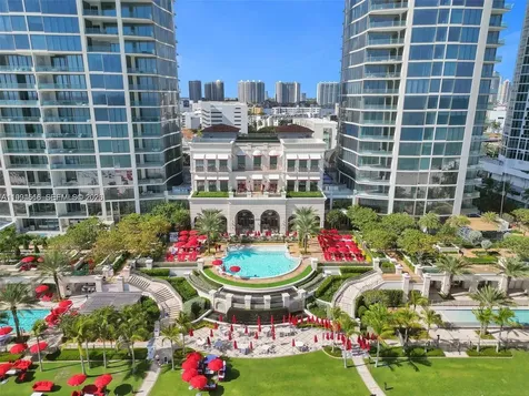 17901 Collins Sunny Isles Beach FL 33160