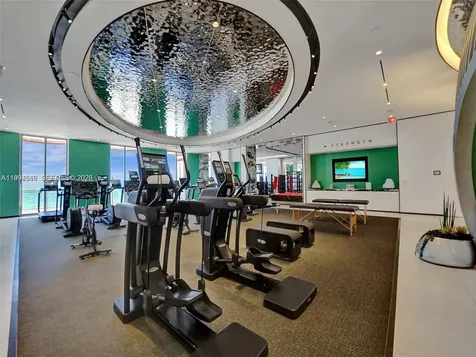 17901 Collins Sunny Isles Beach FL 33160