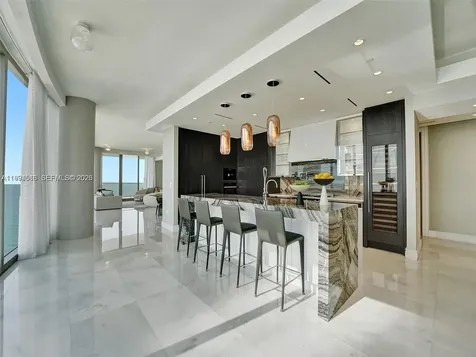 17901 Collins Sunny Isles Beach FL 33160