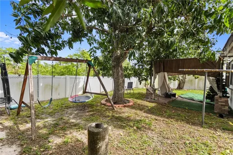 1000 NW 23rd Terrace Pompano Beach FL 33069