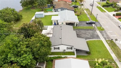 1000 NW 23rd Terrace Pompano Beach FL 33069