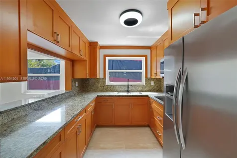 1239 SW 22nd Avenue Miami FL 33135