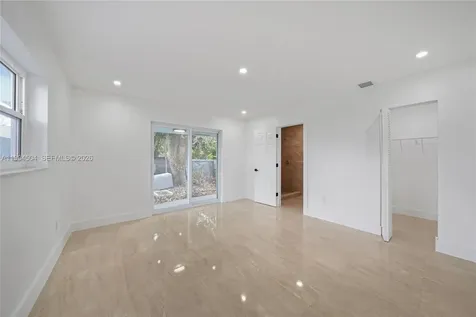 1239 SW 22nd Avenue Miami FL 33135