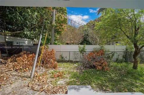 1239 SW 22nd Avenue Miami FL 33135