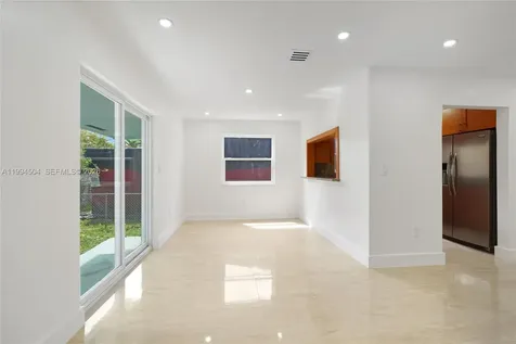 1239 SW 22nd Avenue Miami FL 33135