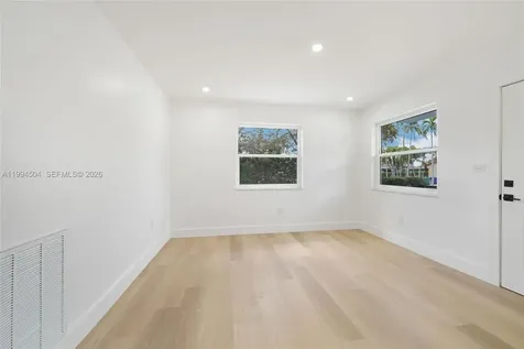 1239 SW 22nd Avenue Miami FL 33135