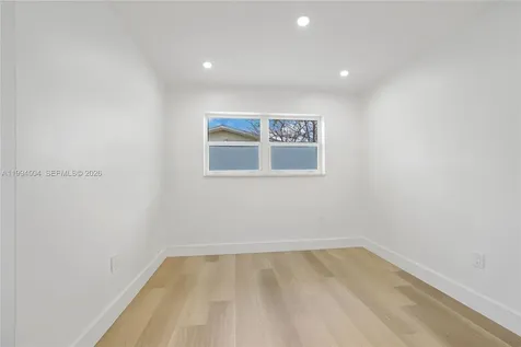 1239 SW 22nd Avenue Miami FL 33135