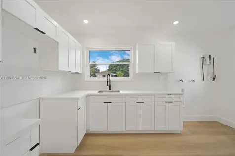 1239 SW 22nd Avenue Miami FL 33135