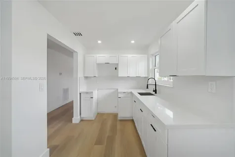 1239 SW 22nd Avenue Miami FL 33135