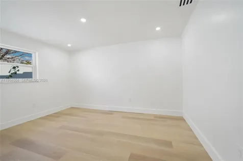 1239 SW 22nd Avenue Miami FL 33135