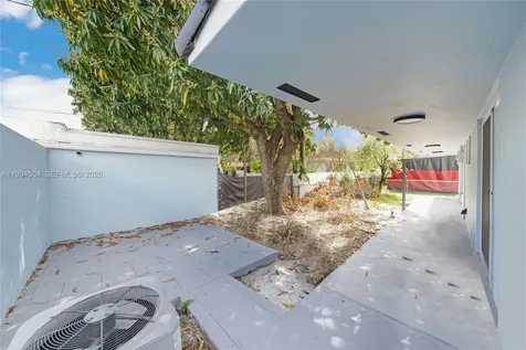 1239 SW 22nd Avenue Miami FL 33135