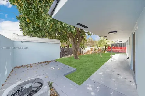 1239 SW 22nd Avenue Miami FL 33135