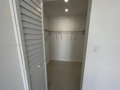 17021 N Bay Road Sunny Isles Beach FL 33160