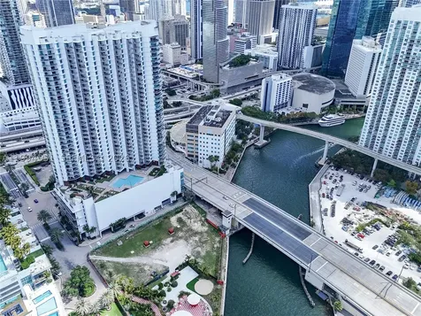 350 S Miami Avenue Miami FL 33130