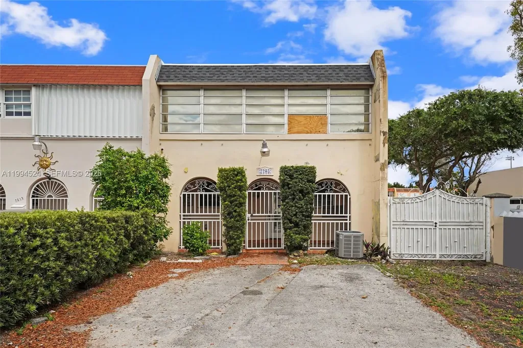 7205 W 2nd Lane Hialeah FL 33014